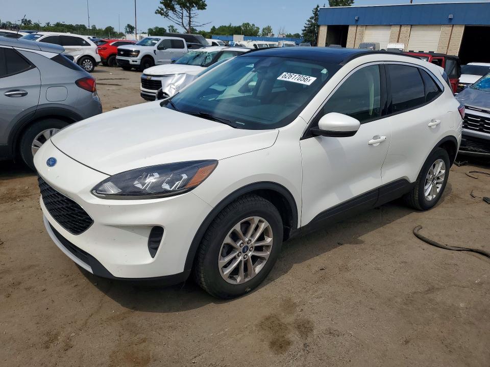 2020 FORD ESCAPE SE - 1
