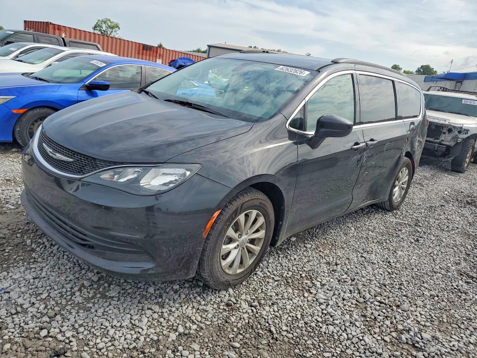 2017 CHRYSLER PACIFICA TOURING - 1