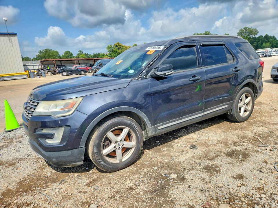2017 FORD EXPLORER XLT - 1