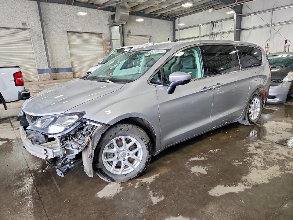 2017 CHRYSLER PACIFICA TOURING - 1