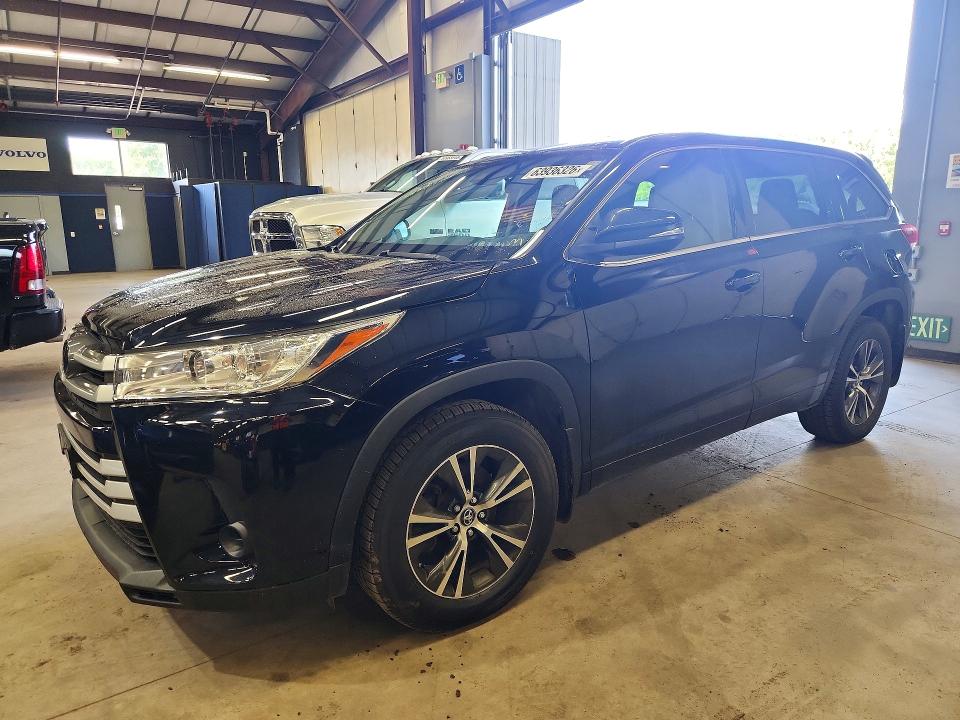 2018 TOYOTA HIGHLANDER LE - 1