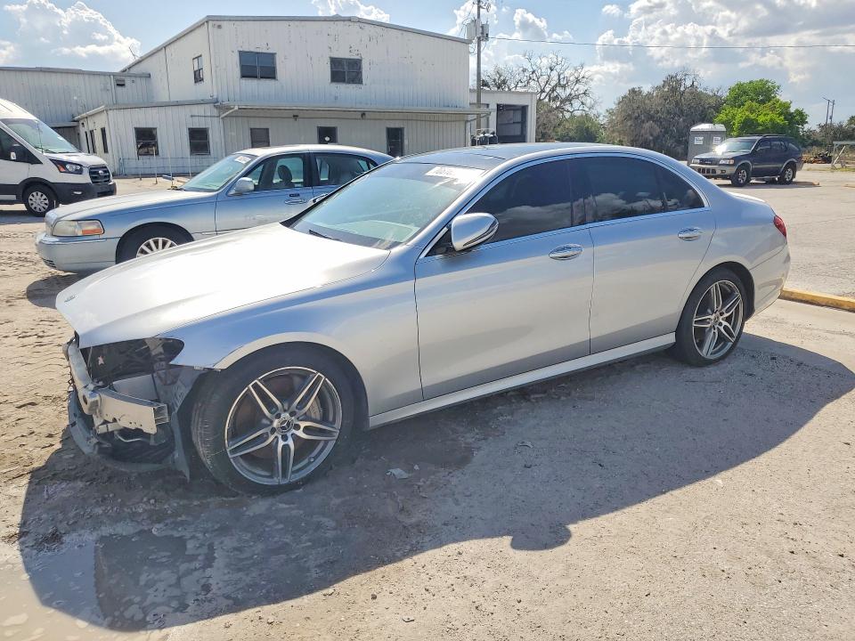 2017 MERCEDES-BENZ E 300 - 1