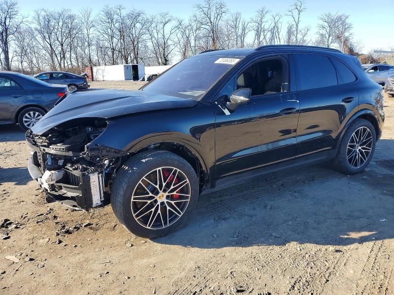 2024 PORSCHE CAYENNE S - 1