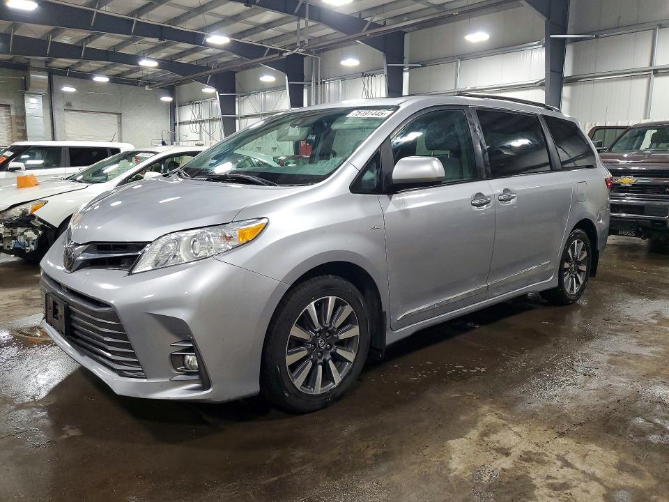 2018 TOYOTA SIENNA XLE 7-PASSENGER - 1