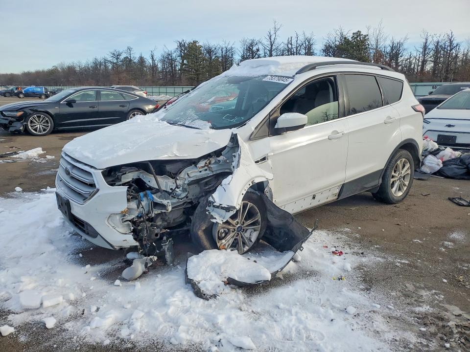 2018 FORD ESCAPE SE - 1