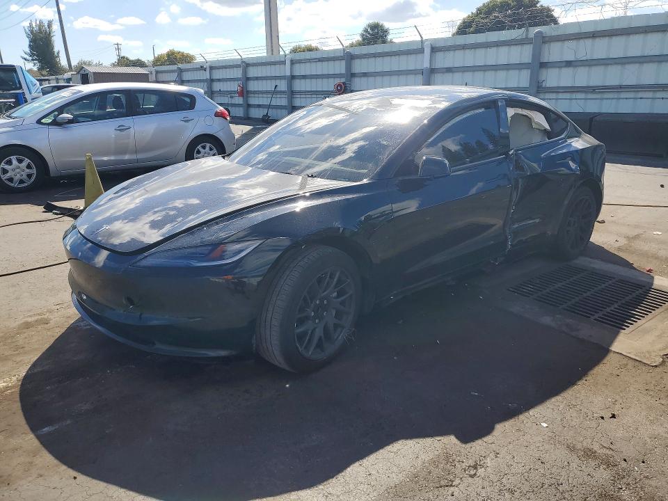 2025 TESLA MODEL 3 - 1