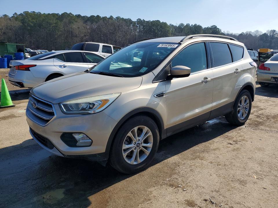 2017 FORD ESCAPE SE - 1