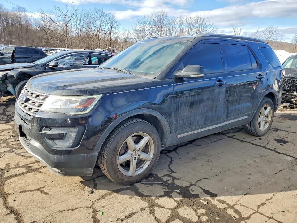 2017 FORD EXPLORER XLT - 1