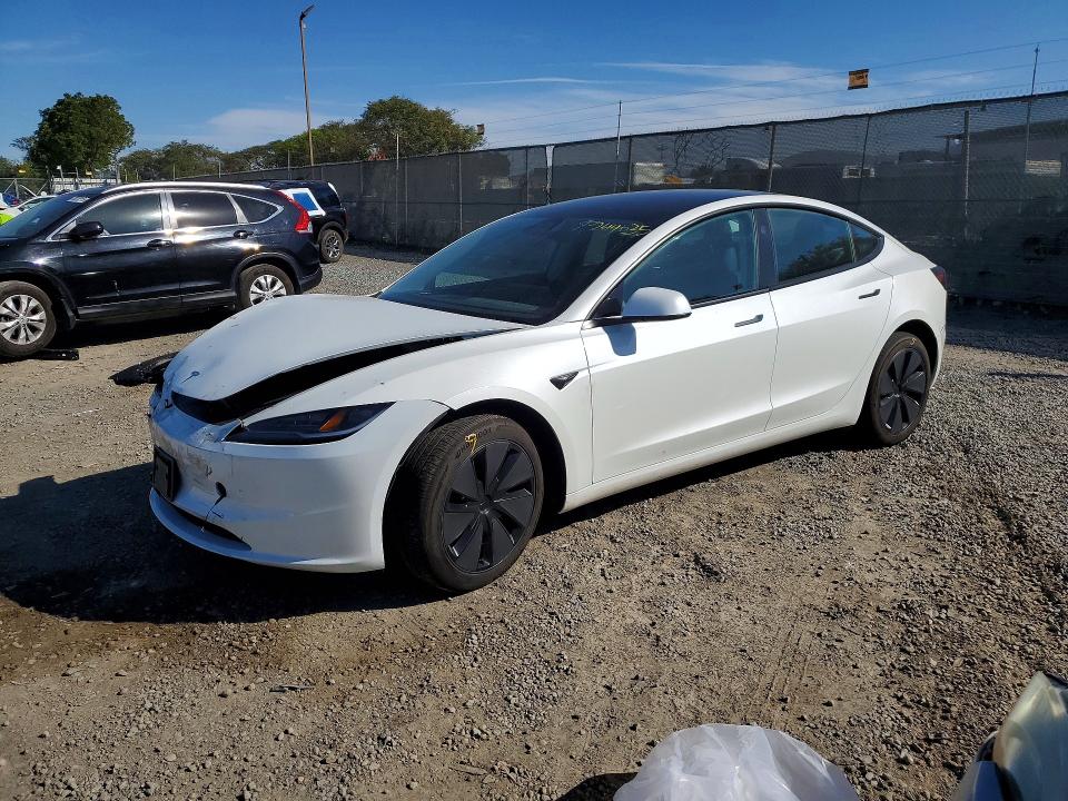 2025 TESLA MODEL 3 - 1