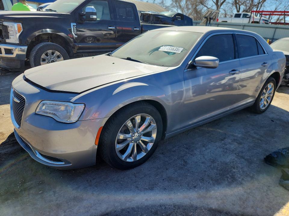 2017 CHRYSLER 300 LIMITED - 1