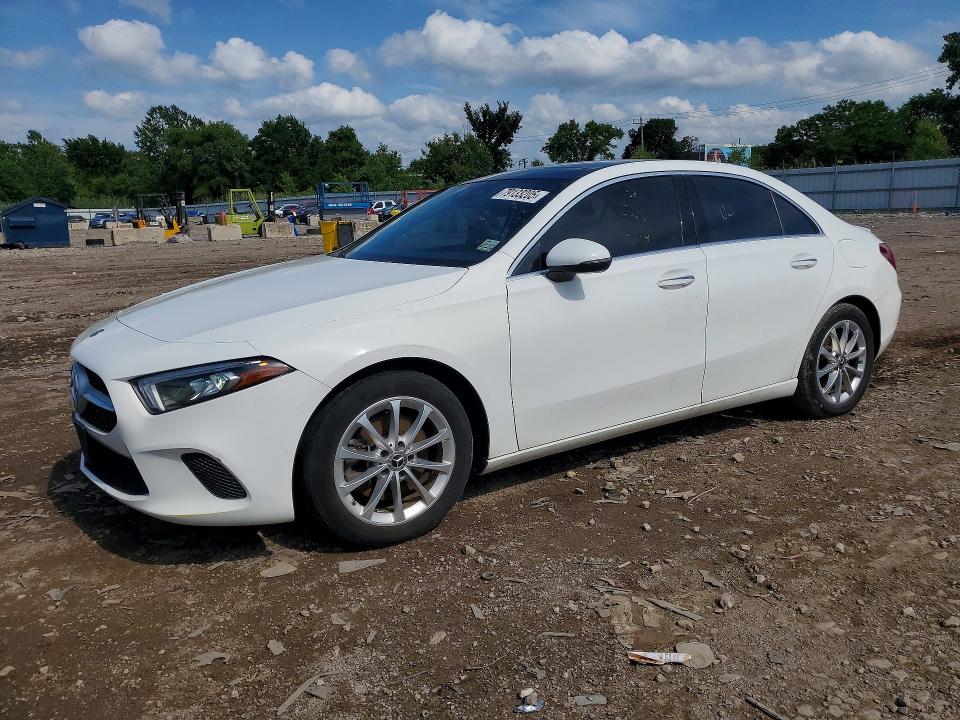 2019 MERCEDES-BENZ A 220 - 1