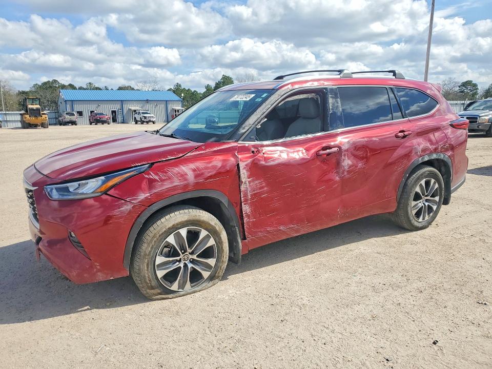 2020 TOYOTA HIGHLANDER XLE - 1