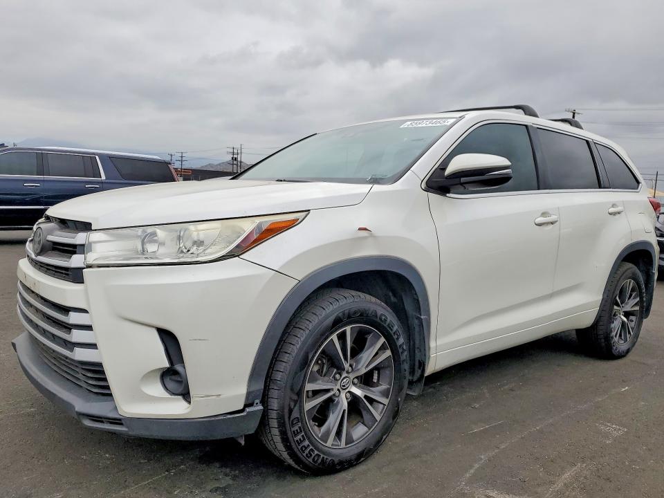 2018 TOYOTA HIGHLANDER LE - 1