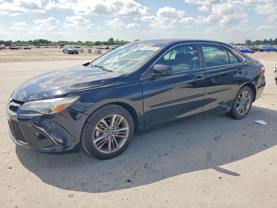 2016 TOYOTA CAMRY SE - 1