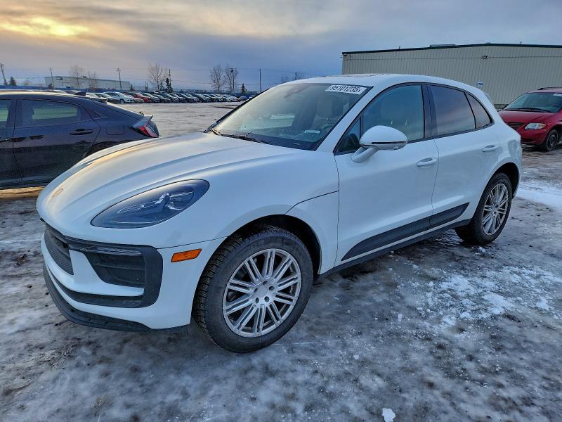 2022 PORSCHE MACAN - 1