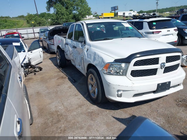 2017 RAM 1500 EXPRESS QUAD CAB 4X2 6'4 BOX - 1