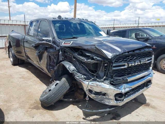 2023 RAM 3500 TRADESMAN 4X4 8' BOX - 1