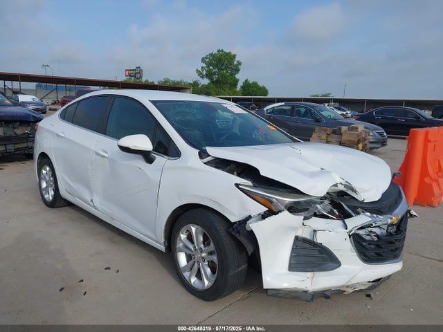 2019 CHEVROLET CRUZE LT - 1