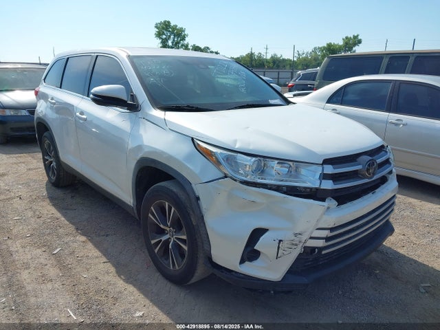 2019 TOYOTA HIGHLANDER LE - 1