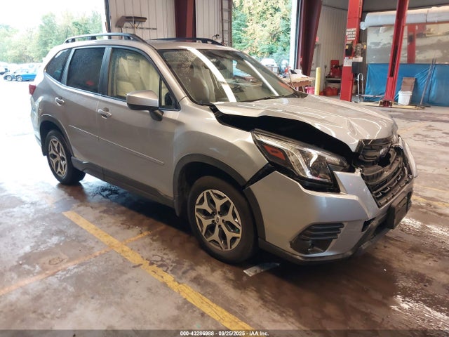 2023 SUBARU FORESTER PREMIUM - 1