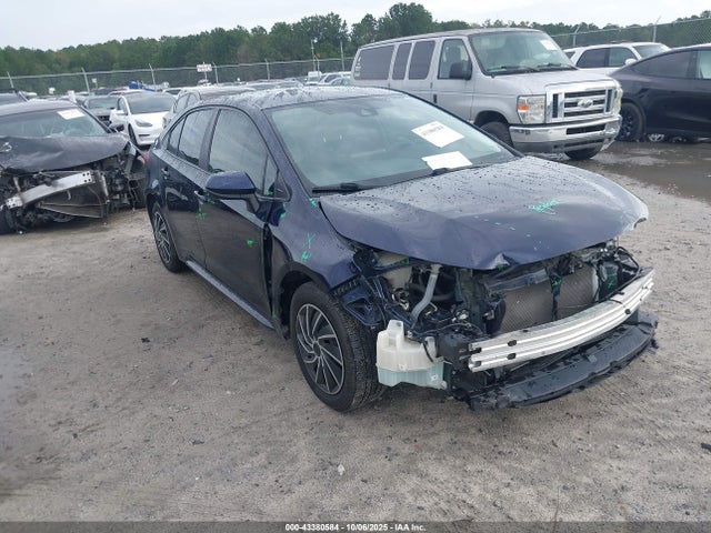 2022 TOYOTA COROLLA LE - 1
