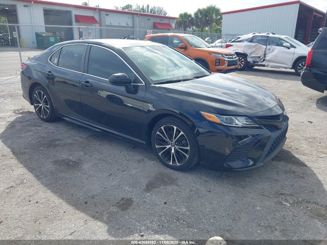 2019 TOYOTA CAMRY SE - 1
