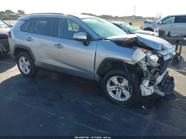 2021 TOYOTA RAV4 XLE - 1
