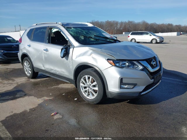 2017 NISSAN ROGUE SV - 1