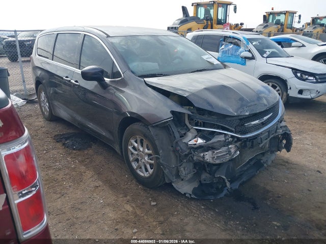 2017 CHRYSLER PACIFICA TOURING - 1