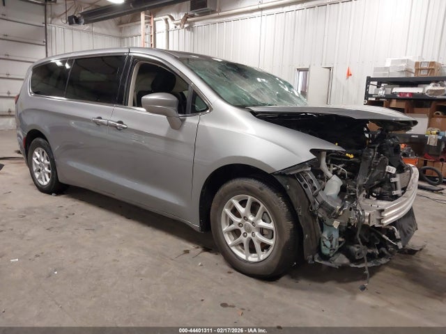 2020 CHRYSLER PACIFICA TOURING - 1