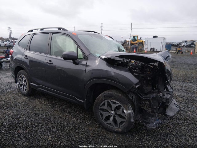 2023 SUBARU FORESTER PREMIUM - 1