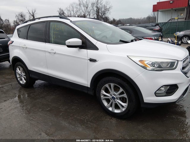 2017 FORD ESCAPE SE - 1