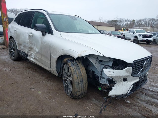 2023 VOLVO XC60 B5 PLUS DARK THEME - 1