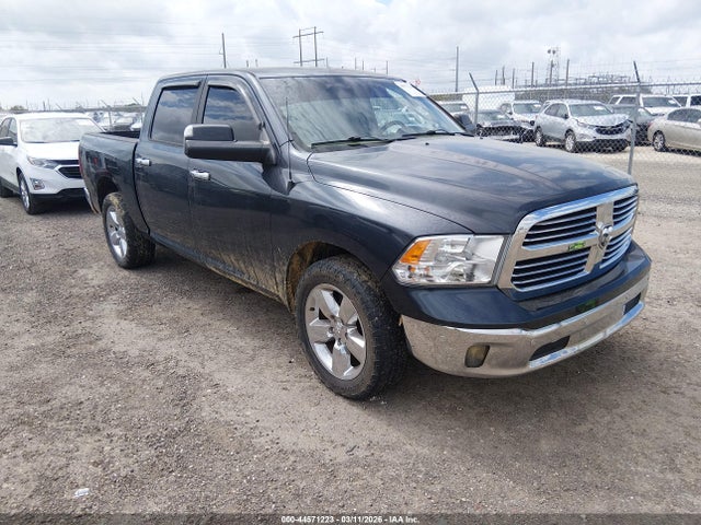2016 RAM 1500 BIG - 1