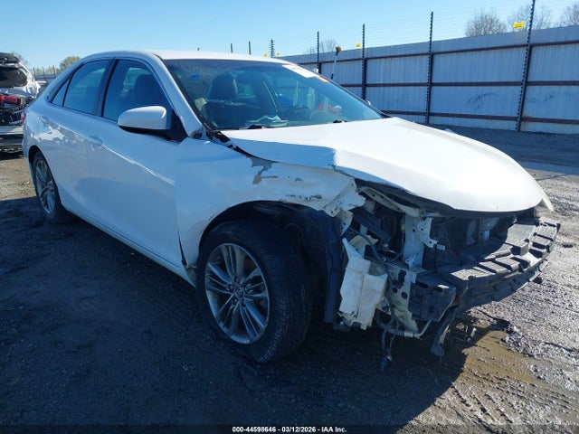 2016 TOYOTA CAMRY SE - 1