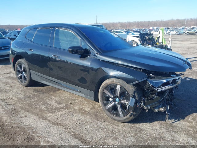 2025 BMW IX XDRIVE50 - 1
