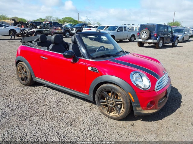 2013 MINI CONVERTIBLE COOPER - 1
