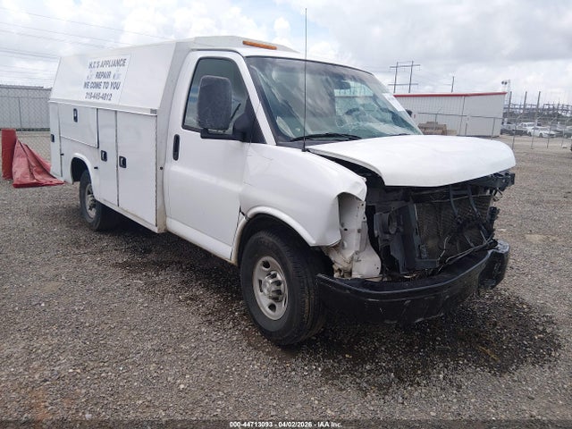 2017 CHEVROLET EXPRESS CUTAWAY WORK VAN - 1