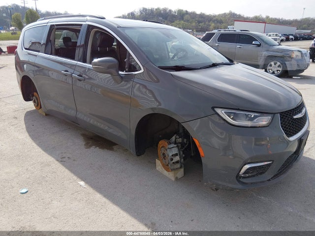2022 CHRYSLER PACIFICA TOURING L - 1