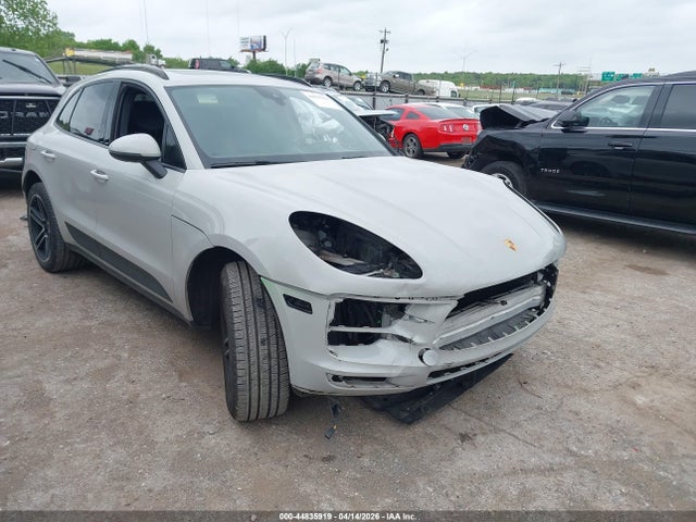 2021 PORSCHE MACAN - 1