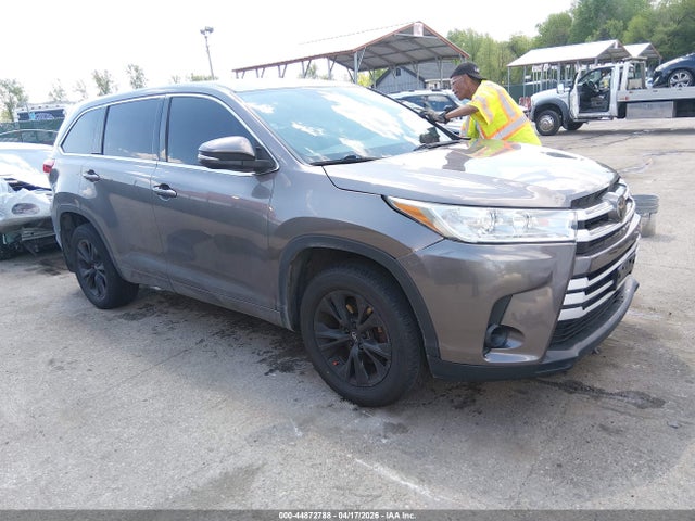 2018 TOYOTA HIGHLANDER LE - 1