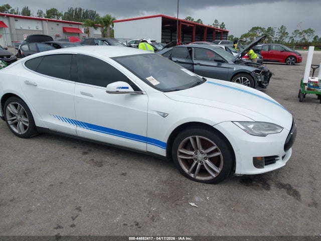 2015 TESLA MODEL S - 1