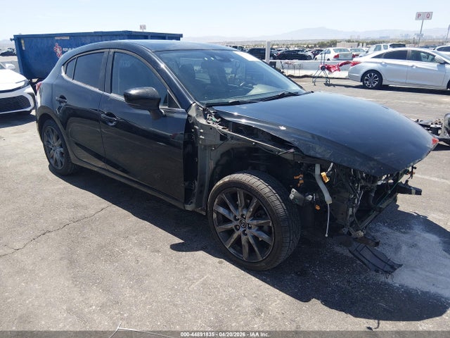 2018 MAZDA MAZDA3 TOURING - 1