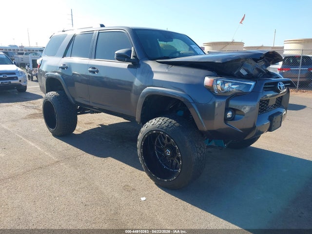 2021 TOYOTA 4RUNNER SR5 - 1