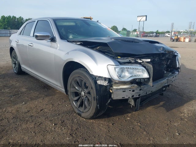 2016 CHRYSLER 300 LIMITED - 1