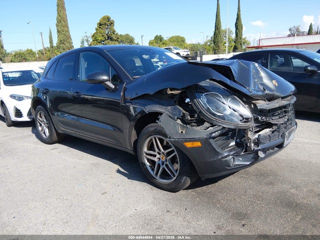 2017 PORSCHE MACAN - 1