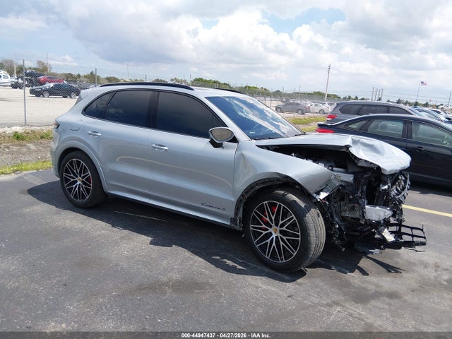 2024 PORSCHE CAYENNE S - 1