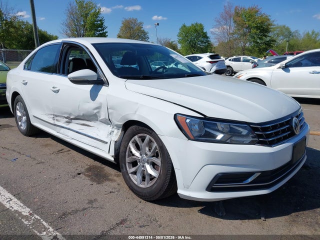 2017 VOLKSWAGEN PASSAT 1.8T S - 1