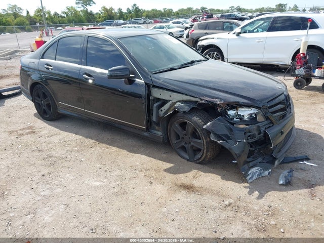 2011 MERCEDES-BENZ C 300 - 1