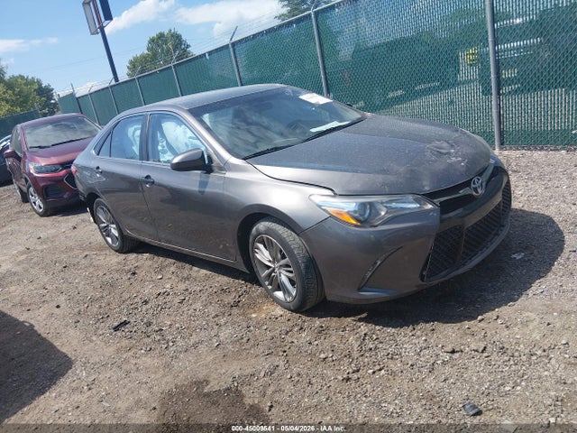 2016 TOYOTA CAMRY SE - 1